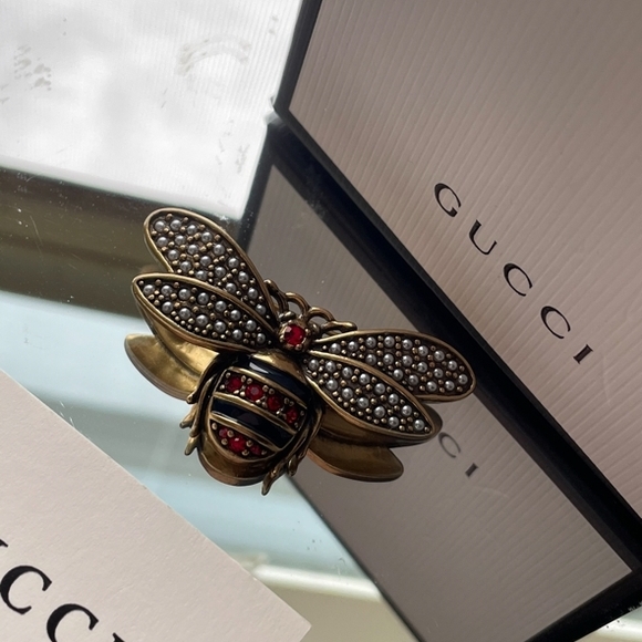 Gucci Pearl and Red Bee Brooch - Picture 2 of 6